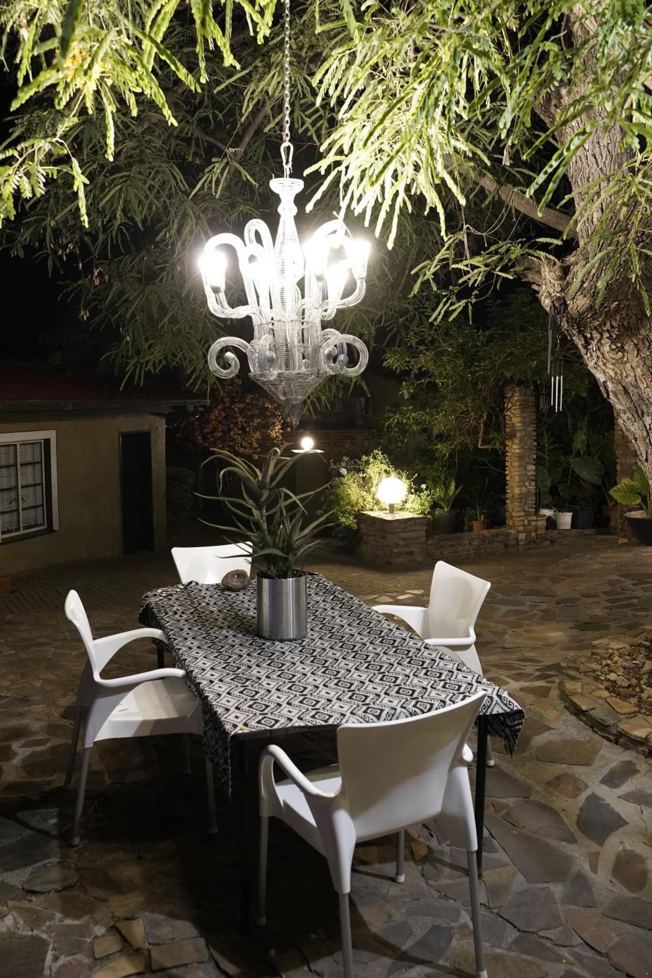 Exquisite Private Luxury Suite With King Bed At Bokmakierie Villas Виндхук Экстерьер фото